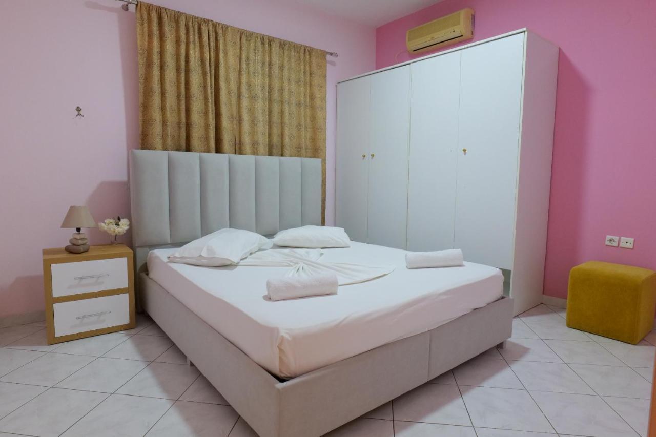 Eden Hotel Саранде Екстериор снимка