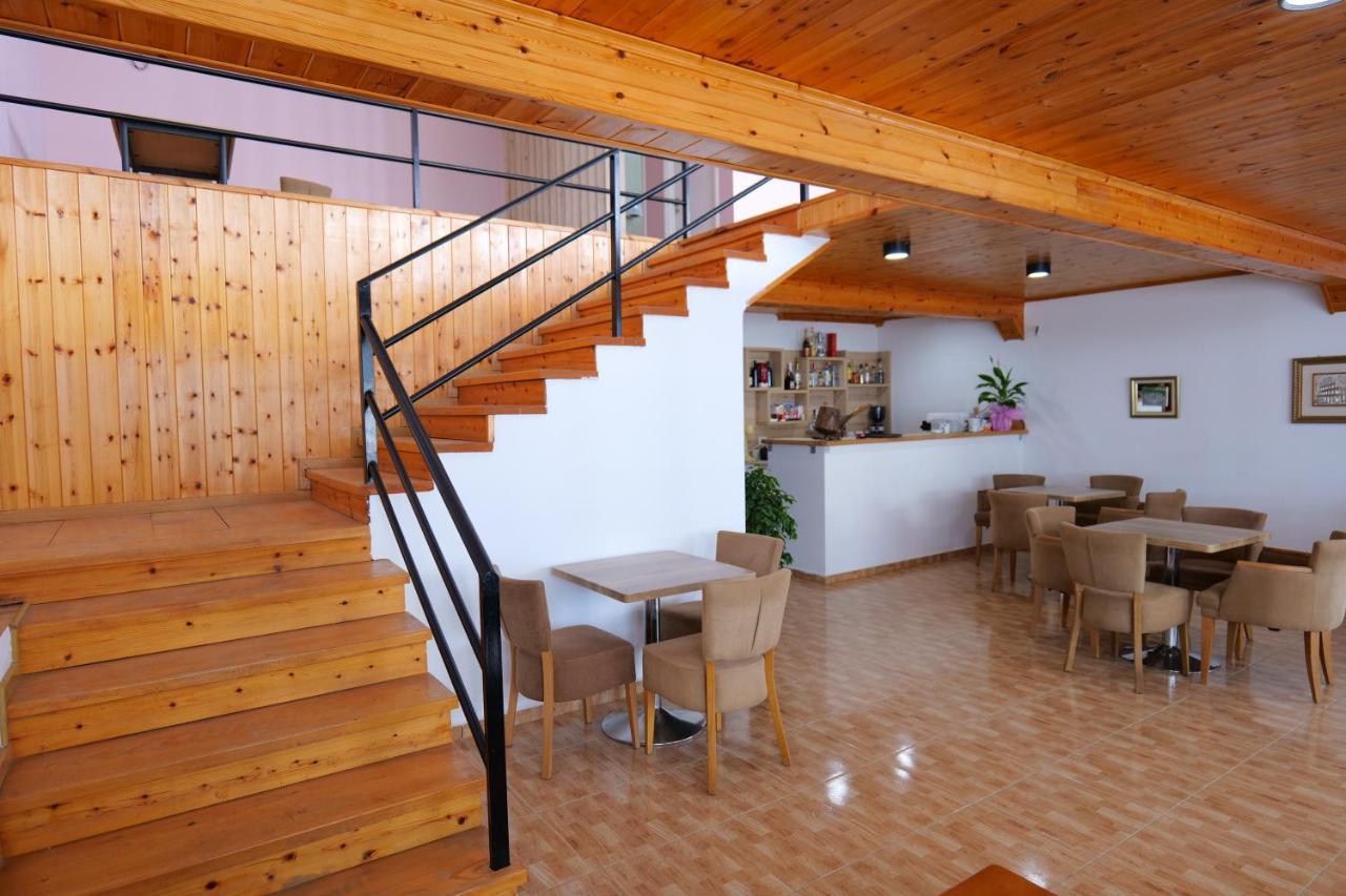 Eden Hotel Саранде Екстериор снимка